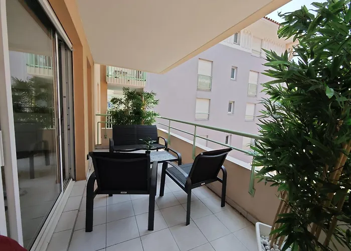 L'echappee Du Port Apartment *